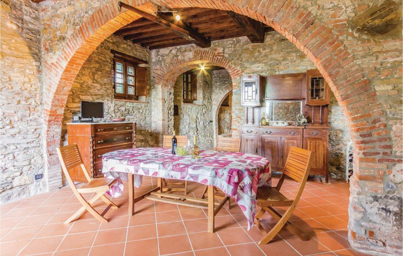 Beautiful Home In Pieve A Elici -Lu- With Kitchen Massarosa Exteriér fotografie